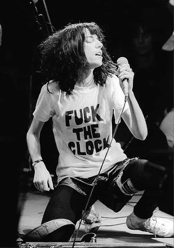 Happy birthday PATTI SMITH!
(December 30, 1946) 