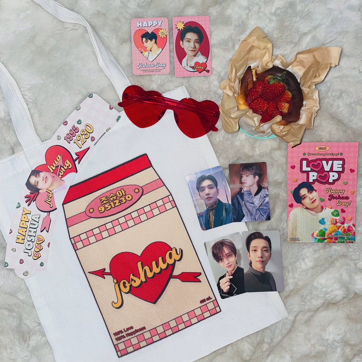 joshuist's tweet photo. happy birthday, our dear joshua ❤️

thank you @shujithinker and @merchdropbam for the cute birthday kit
the official pcs were a pleasant surprise (my friend pulled a pob and gave her set to me 🥹) 

#we_wiSHUA_happyBday
#Happy_JOSHUA_Day 
#조슈아_생일이_다가온다_셋둘하나 https://t.co/MTetT1svyo