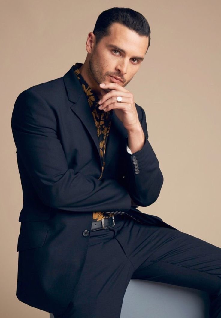 Enzosbabe's tweet photo. why did i become obsessed with Enzo OUT OF NOWHERE?!! Like what why am I seeing it just now how fucking hot he is 🤤 and the way he’s so cute with Bonnie he is sooo good to her. Bad boy energy with a soft heart my kinda man 🥵 #enzostjohn #tvd #michaelmalarkey #TheVampireDiaries https://t.co/SHBnRaBebf