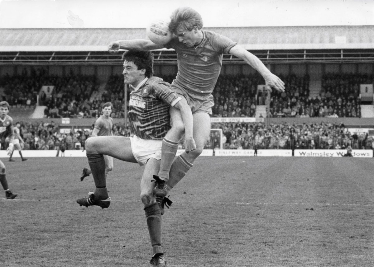 BFC_ExPlayers's tweet image. Happy 59th Birthday today to former Pool defender &amp;amp; top man .... Colin Greenall @ColinGreenall6 

Hope you have a great day Colin !
👍😁🎂⚽️🍊⛳️

#TopMan 
#LovesHisGolf
#PieMuncher