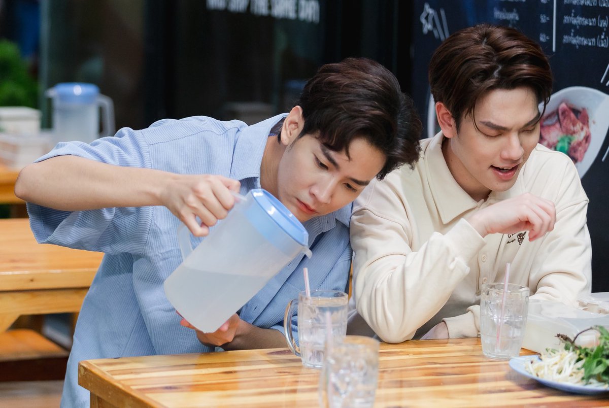 dejdirector's tweet photo. คนหนึ่งบ่น คนหนึ่งซน 😂😂😂😂😂 #boyneversmiles #รักสุดท้ายนายไม่ยิ้ม https://t.co/JvhFGHHToR