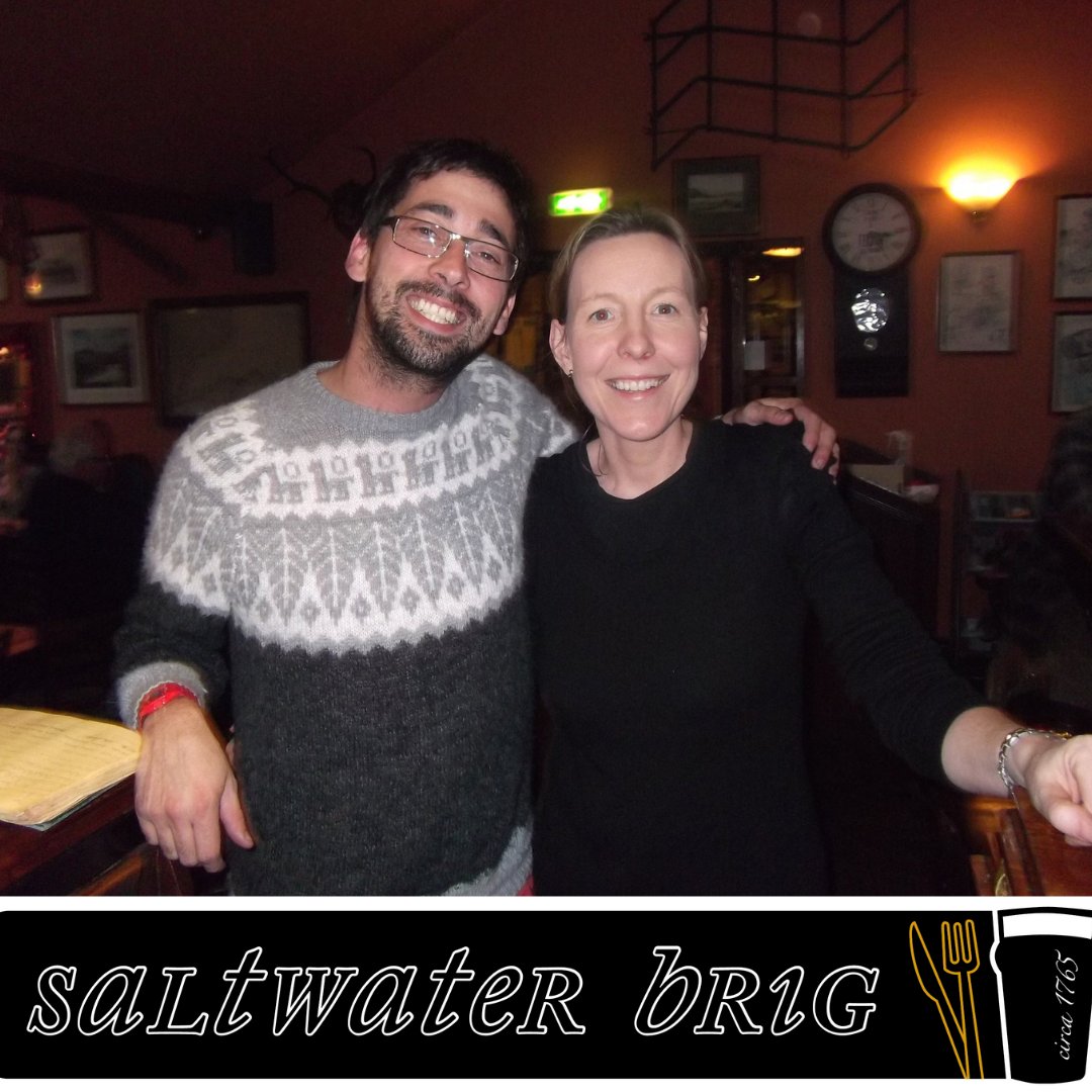 The countdown to 2023 is on! A pic from a while ago when Colin Murray called in to get a pic with Orla! #fyp #foryoupage #beergarden #topchefs #seatoplate #sustainableseafood #cosy #fieldtoplate #brigcommunity #visitstrangfordlough #ardspeninsula #keepitlocal