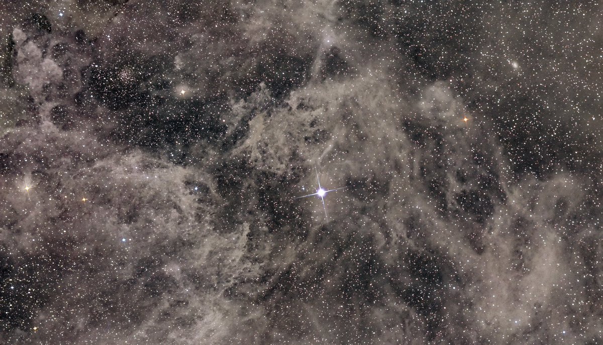 mxguelastro's tweet photo. Mi última foto, la estrella Polar rodeada de IFN (Integrated Flux Nebula), polvo iluminado por el conjunto de todas las estrellas de nuestra galaxia. https://t.co/N00Iz96wx2