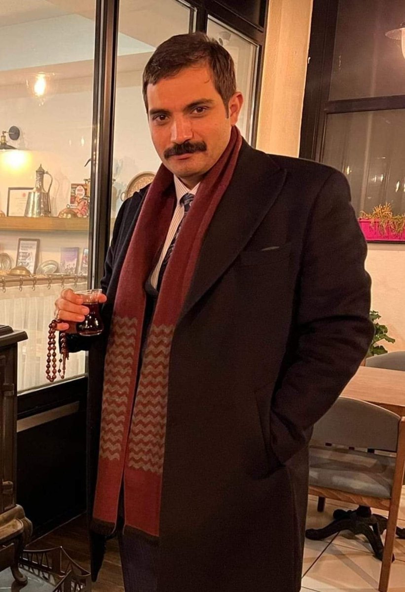 Ülkü Ocakları Eski Genel Başkanı Doç. Dr. Sinan ATEŞ Ankara'da hain bir pusuya düşürülerek hayatını kaybetmiştir.
Kendisine Allah'tan rahmet, yakınlarına ve tüm ülküdaşlarımıza başsağlığı diliyorum.