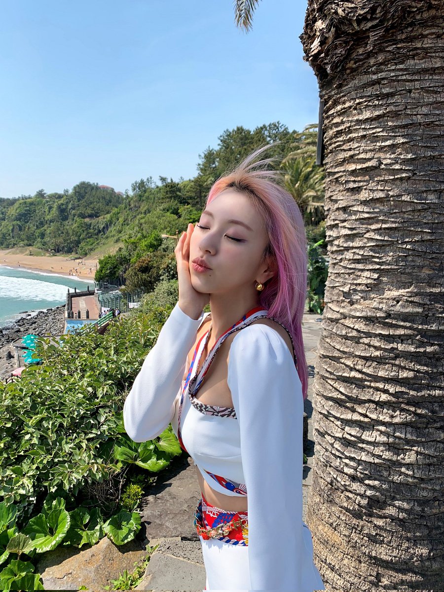 chaeyoung pics tweet media