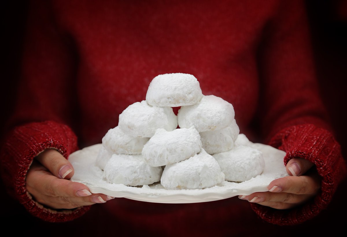 GreeceinAlbania's tweet photo. 🎅 Më poshtë gjeni recetat për t'i përgatitur vetë ëmbëlsirat e shijshme tradicionale:
📍 https://t.co/mHDdzgKzkB
📍 https://t.co/whi47mmM7a
📍 https://t.co/HyKfYI9SFI (2/2)
#Kourabiedes #Melomakarona #Diples #recipe #gastronomy #AllYouWantIsGreece #VisitGreece https://t.co/MtGKpNrfJX