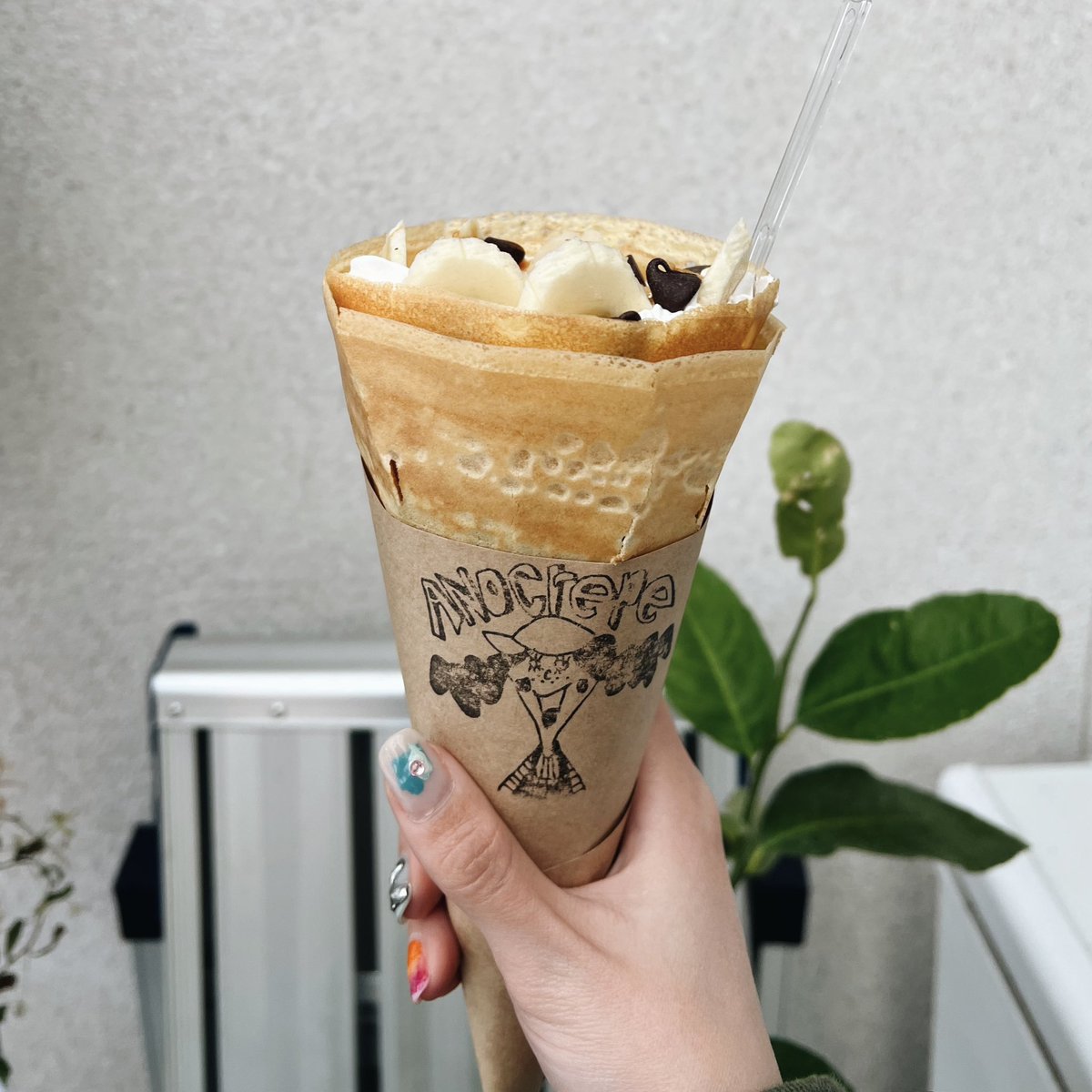 srk_1327's tweet photo. 福岡県飯塚市にある「ANO crape」
珍しいパリッパリ生地のクレープで
中もクリームたっぷり...♡
チョコチップもゴロゴロしてて
これで530円は破格すぎる🥺 https://t.co/pzVhaznbRS