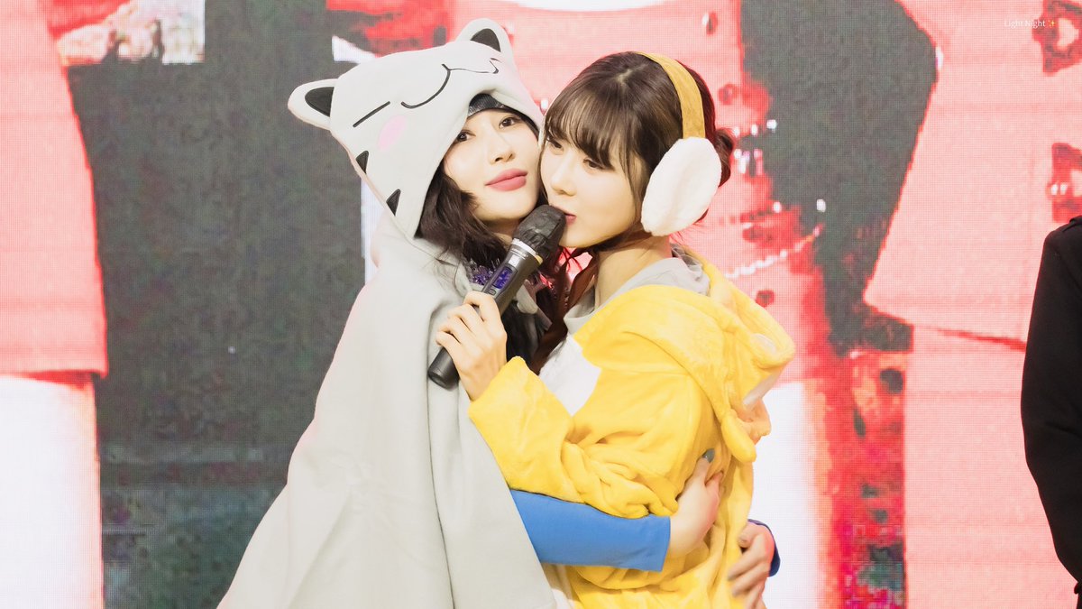 221210 드림캐쳐 팬싸 HQ✨

＊.*↟⍋↟*.𖥧𐂂꙳☃︎𖥧.*↟⍋↟*.･ 
    💚 I LOVE YOU 💚
＊.*↟⍋↟*.𖥧𐂂꙳☃︎𖥧.*↟⍋↟*.･ 

#드림캐쳐 #유현 #유토니 #시연
#Dreamcatcher #YOOHYEON
#SIYEON
<a href="/hf_dreamcatcher/">드림캐쳐 Dreamcatcher</a>