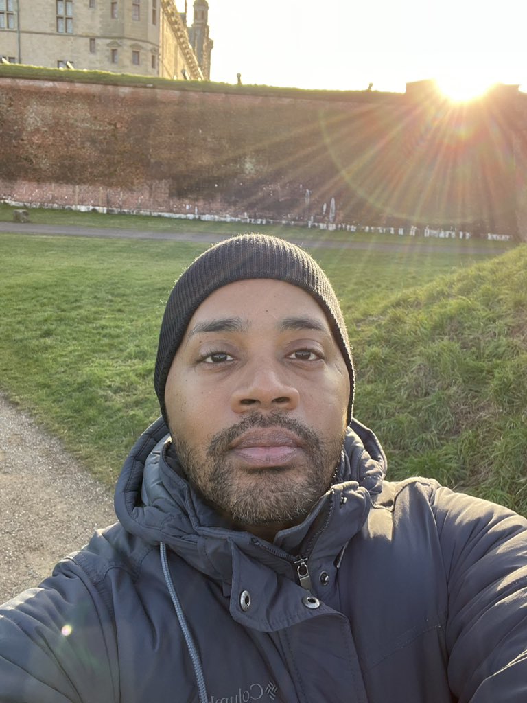 TheKempire's tweet photo. Let me add a picture of me before y’all saying I’m posting fake pictures hahaha #HamletCastle https://t.co/zoiqAQc9AY