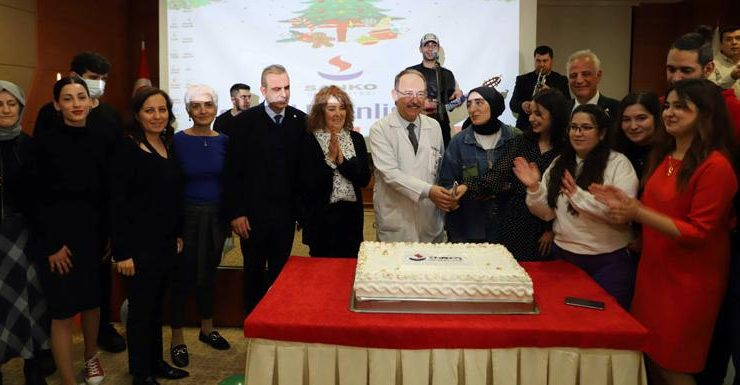 bire1habercom's tweet photo. SANKO’LU 2023’E MERHABA DİYOR!
https://t.co/9M8CLHrwNN
@SankoHolding @askonuk @sankouniversite @drgdagli @sankohastanesi @CengizHaliliek @mcicek27 @krdgorhan @SankoOkul @yzyildirim @sermetkileci 
#2023 #yeniyıl #gaziantep #sanko https://t.co/WjmscSjnRi