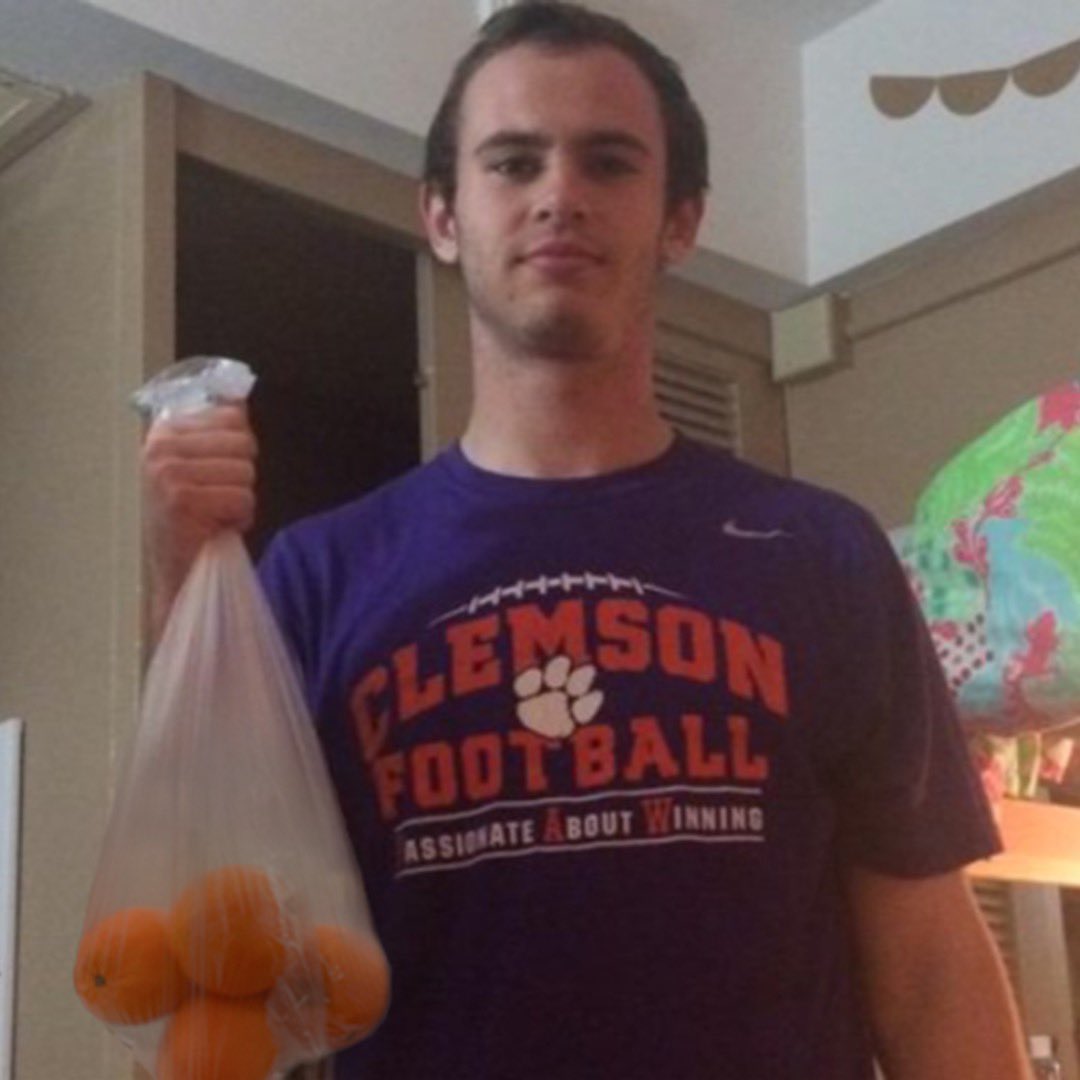 ClemsonTigers's tweet photo. Game day mood https://t.co/HeForW2b9D