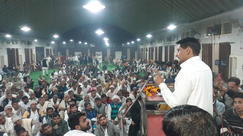 indurajnarwal's tweet photo. आज सांसद श्री @DeependerSHooda जी की अध्यक्षता में बरोदा व गोहाना विधानसभा के सभी वरिष्ठ नेताओं व कार्यकर्ताओं की गोहाना में मीटिंग हुई।इसमें हरियाणा में भारत जोड़ो यात्रा के दूसरे चरण और पानीपत में 6 जनवरी को होने वाली रैली की चर्चा हुई व कार्यकर्ताओं की ड्यूटी लगाई गई। https://t.co/HvO1uDg2OJ