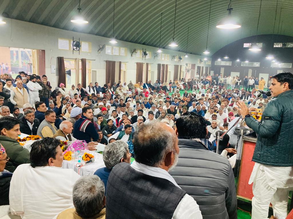 indurajnarwal's tweet photo. आज सांसद श्री @DeependerSHooda जी की अध्यक्षता में बरोदा व गोहाना विधानसभा के सभी वरिष्ठ नेताओं व कार्यकर्ताओं की गोहाना में मीटिंग हुई।इसमें हरियाणा में भारत जोड़ो यात्रा के दूसरे चरण और पानीपत में 6 जनवरी को होने वाली रैली की चर्चा हुई व कार्यकर्ताओं की ड्यूटी लगाई गई। https://t.co/HvO1uDg2OJ