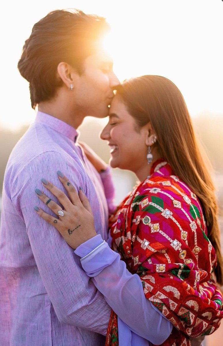 iamshraddhas's tweet photo. From the prank proposal and giving the promise ring to the actual proposal Mrunirudh cuties be blessed 😍🥺❤️
#Mrunirudh #Mrunu #Anirudhsharma https://t.co/GDl7hVgGky