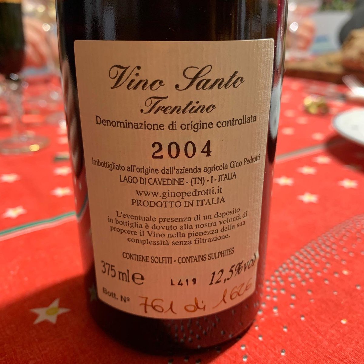 missaglia_sara's tweet photo. La capacità di rendere eterno un istante: protagonisti un vino e un dolce, entrambi unici.
.
ll Vino Santo di Gino Pedrotti e un panòn valtellinese realizzato con farina di segale e frutta secca: sono un regalo di questi giorni di festa❤️
.
#natale2022 #ginopedrotti #vinosanto https://t.co/IVqvzrZmSf