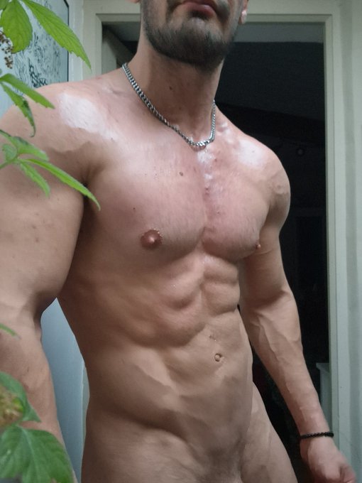 Apres une s&eacute;ance de sexe  After &agrave; sex session https://t.co/VQl7wOClSM