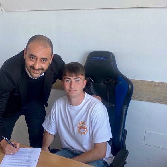 AD CEUTA FC on Twitter "OFICIAL 📣 RENOVACIÓN 🖋 Jota 2025 Nos