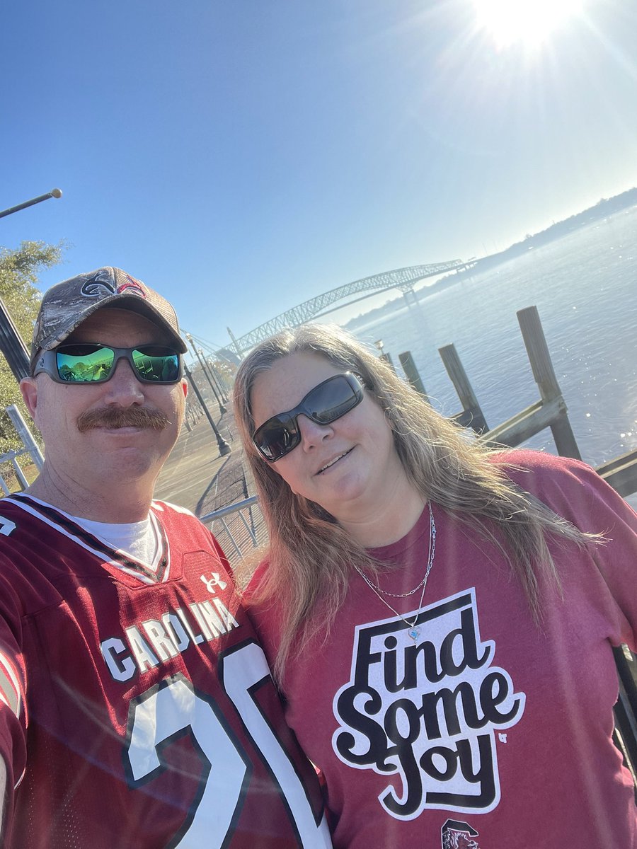 Congrats @CoachSBeamer. You have helped my diehard Clemson wife to #FindSomeJoy today only because she likes you as a Coach! #GatorBowl #BeamerBall @GamecockFB