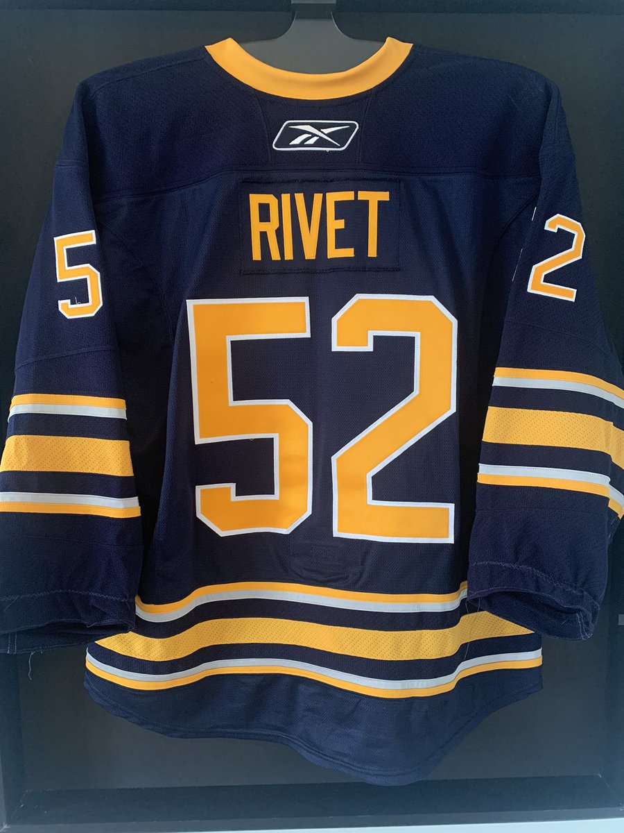 JerseysJosh's tweet photo. @MeiGray Craig Rivet 3rd w/C — Reg season + playoffs. His final career playoff goal &amp; final career home playoff game. 2009-10 season. @AfterLeWhistle @craigrivet52 https://t.co/4T3LV8ACPA