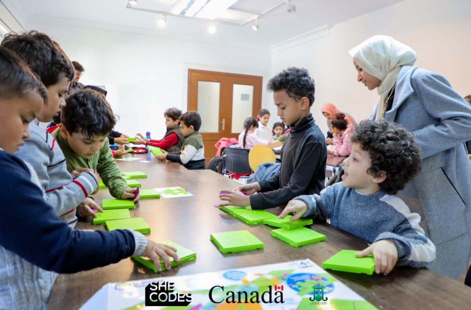 Shecodes2018's tweet photo. In #OPERATIONCODE SPRING BREAK kids also learn about #Sequence #Algorithms and #hardware that seems to be their favorite part as we use practical projects to teach real tech skills. 🥳
Session led by #OperationCode interns
Funded by @CanEmbLibya https://t.co/P3OuvnU0z3