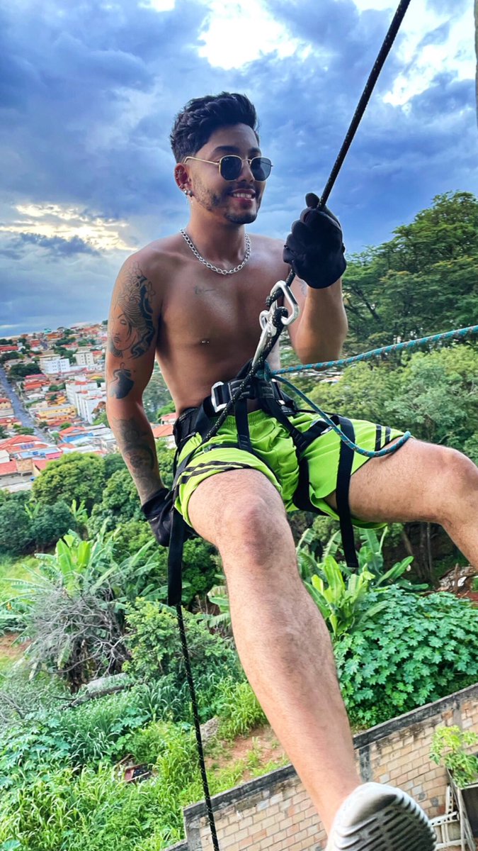 Kennedygb7's tweet photo. Um dia de militar 🧗🏼 https://t.co/mAJeoHxTC8