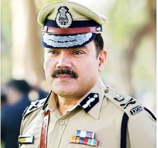 TheBhumiharCom's tweet photo. #भूमिहार_समाज_गौरव 🔥
वरिष्ठ IPS अधिकारी --- श्री अंजनी कुमार 
को तेलंगाना राज्य के नए DGP बनाए जाने पर बधाई एवं शुभकामनाएं ।।
ये मूलतः (अरवल बिहार) के #भूमिहार हैं .. !अंजनी कुमार 1 जनवरी 2023 से नए DGP के रूप में अपना कार्यभार संभालेंगे
#गौरवान्वित_क्षण https://t.co/Efm2rgKEIX