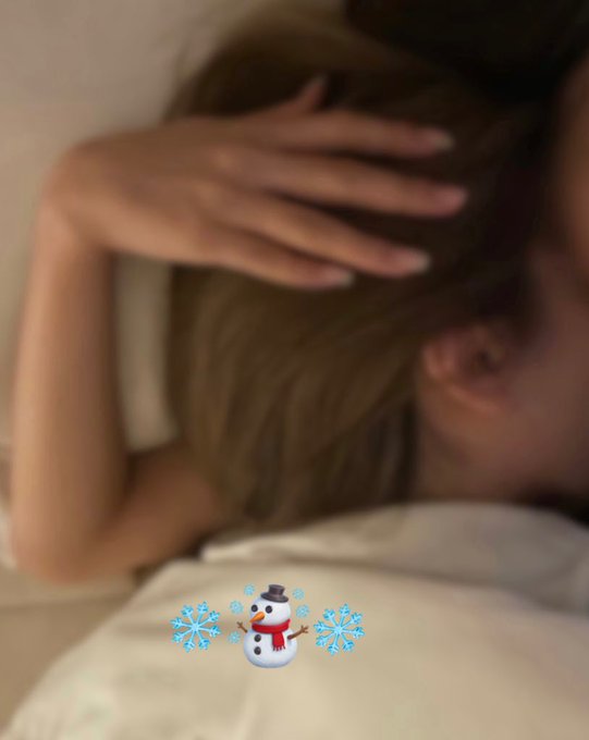 りりちゃんはもう夢の中です🐑🌙 いつも首に顔を埋めてきたなと思うと スヤスヤしていて可愛い ♡ https://t.co/noOr7Mwc1A