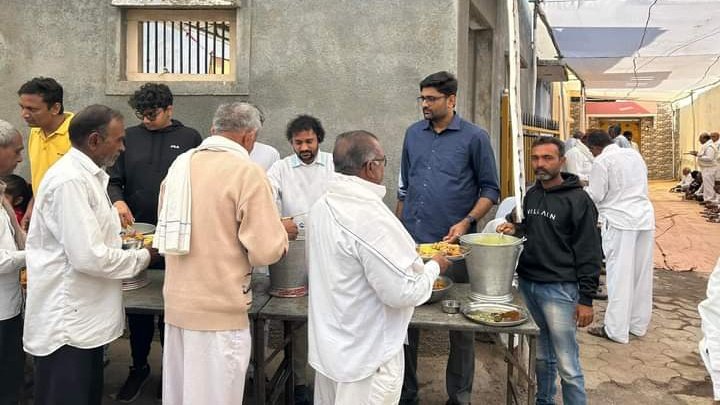 Inamdar_Praatik's tweet photo. ગુજરાતમાં જમીનથી જોડાયેલા લોકપ્રિય નેતા
@Gopal_Italia ..! https://t.co/qZ9bSFwj7V