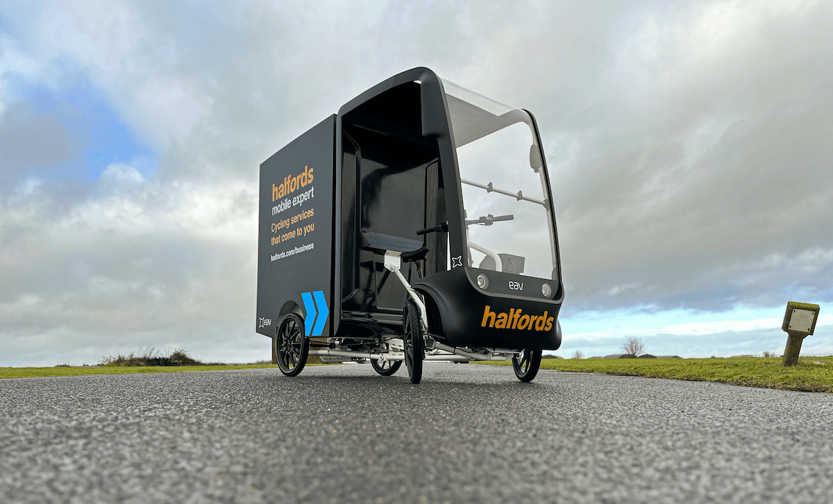 karfu_co's tweet photo. .@EAVcargo and @Halfords_uk team up to keep e-cargo bikes moving.
#EAVcargo #emobility #EAV2Cubed
https://t.co/hh9zrt5KRF https://t.co/KL1OAFFkit