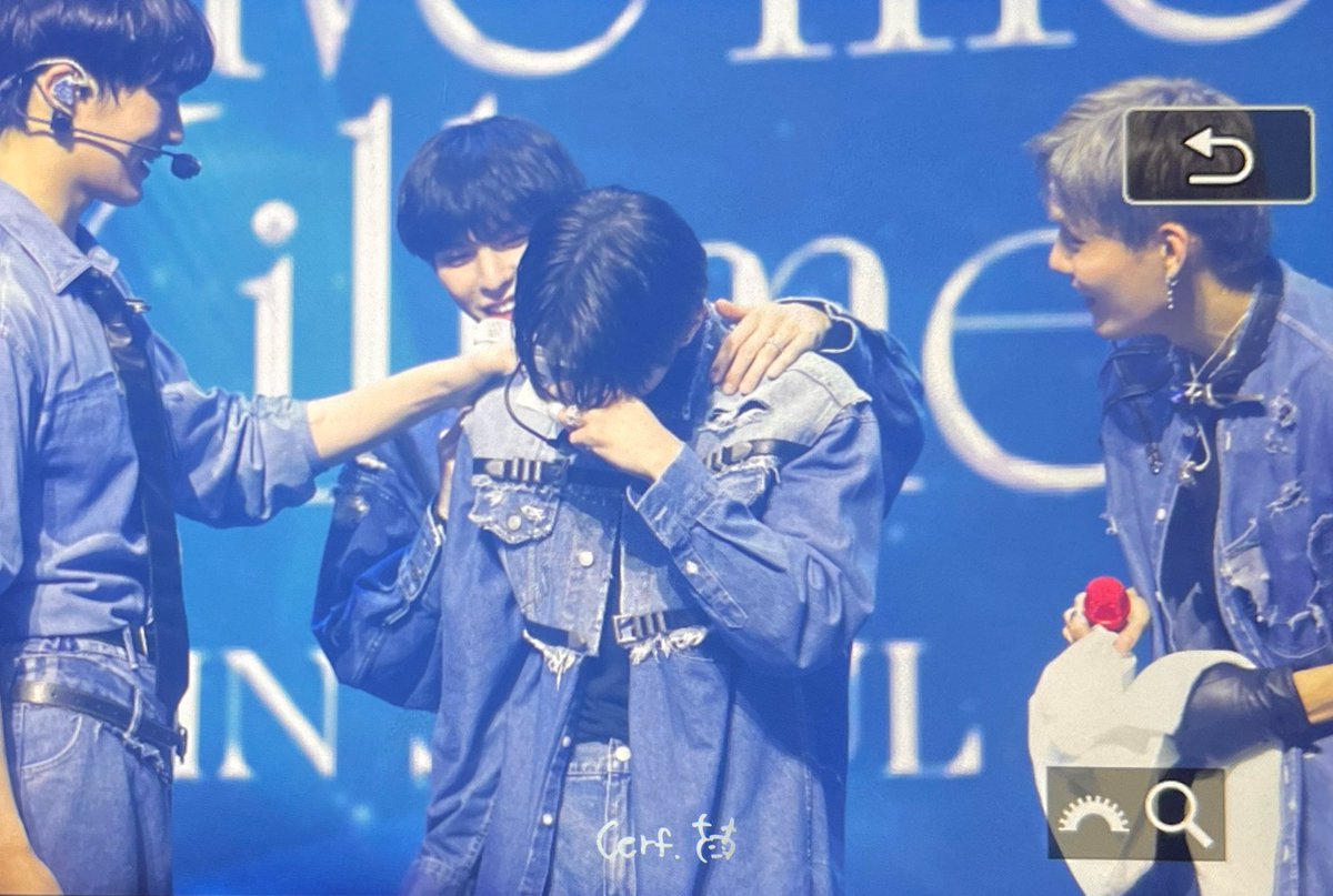 cerf_217's tweet image. 221230 용희야 너무 잘하고 있어🥺
우리 용희가 제일 멋지고 자랑스러워 사랑해🥰 앞으로 웃는 일만 가득하길 :)

#CIX #용희 #김용희 #YONGHEE @CIX_twt