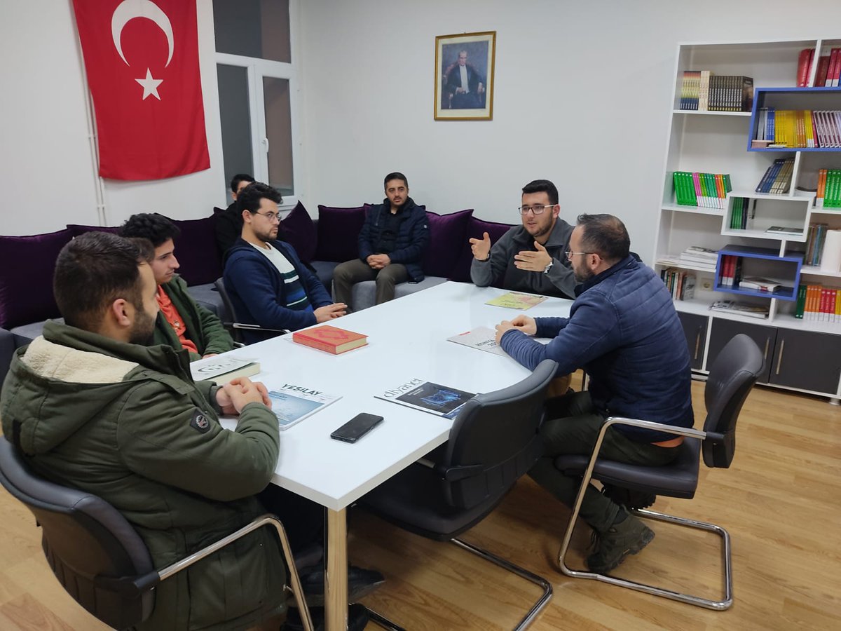KonyaKYGM's tweet photo. 🏢 Alaaddin Yurt Müdürlüğü
👉 Hasbihal Programı
👨‍🏫 Yurt Gönüllü Öğrencilerimiz İsmet Yasin KAPLAN ve İsmail YILMAZ
Konu: Yurt Eğitim Faaliyetleri

@kasapoglu @gencliksporbak https://t.co/Q5Wwnxk0av