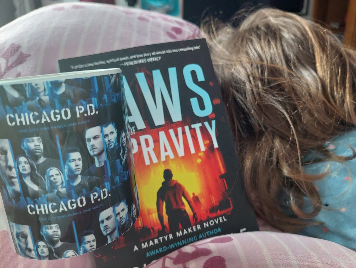 No better way to start my last day of vacation: sleepy daughter cuddled to my side, coffee in one of my fave mugs,&my new book... enjoy the last days of 2022! #upsteadforever #bringbackJayHalstead #comehomejay #wemissyoujesse #eriqlasalle #lawsofdepravity