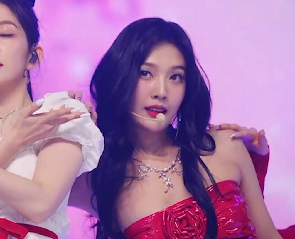 p2eeechluv's tweet photo. 슴콘 조이 폼 미쳤는데 https://t.co/vklG772gEb