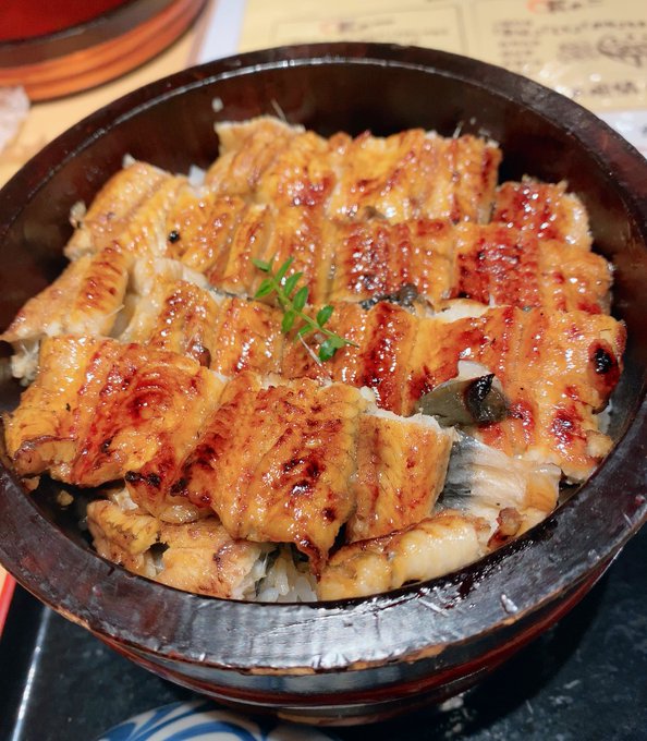 焼肉屋入ろうとするもやはり予約満席だったのでふらついて知らない店にはいるガチ孤独のグルメ始まってしまった 