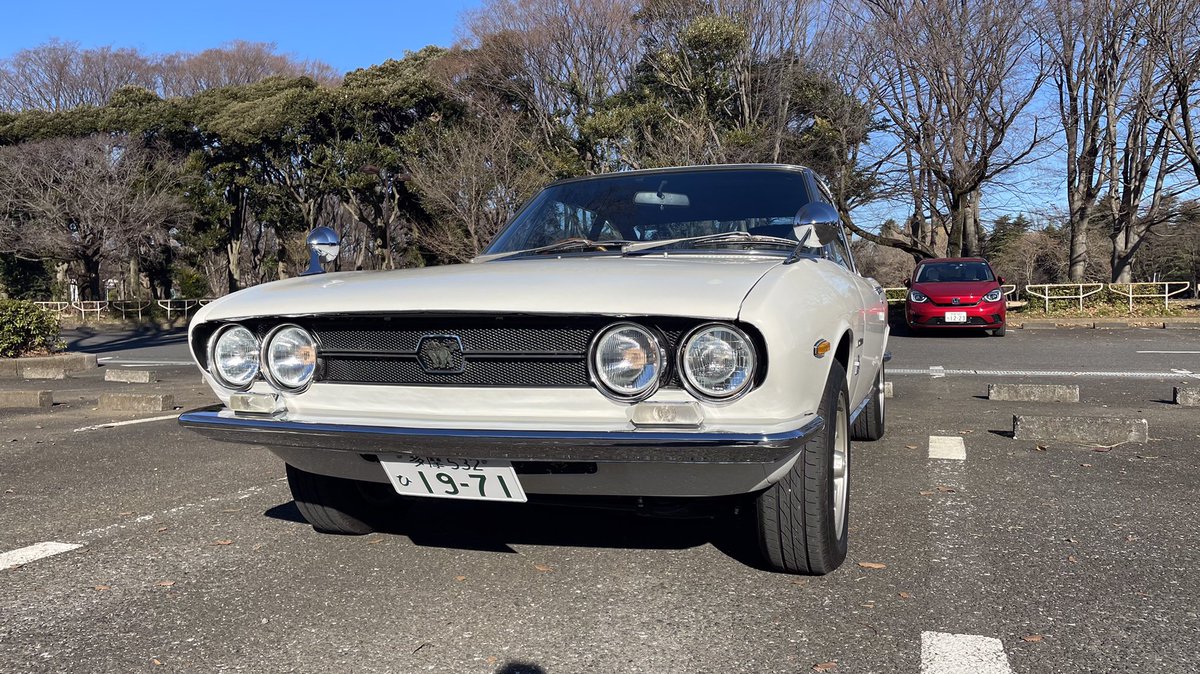 retcolle2022's tweet photo. 【いすゞ117クーペ（1971）】ISUZU 117 coupe 

本編はこちら！
https://t.co/48EAwuU6pv @YouTubeより

#isuzu117coupe
#pa90
#いすゞ117クーペ
#いすゞ
#クラシックカー
#レトロカー
#ヴィンテージカー
#旧車
#愛車
#classiccar
#vintagecar
#historiccar https://t.co/mznNdrmNnD