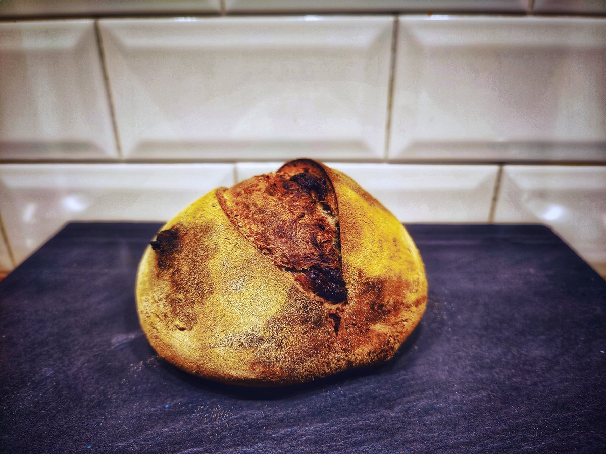 Want to make your own chocolate and orange sourdough? Then you can find my recipe over at the amazing millers  Matthews Cotswold Flour.

cotswoldflour.com/blogs/bread/or…

#artisanbaker #artisanbread #davebakesbread #breadmaking #cotswoldflour #cotswoldflourbakingclub #sourdough