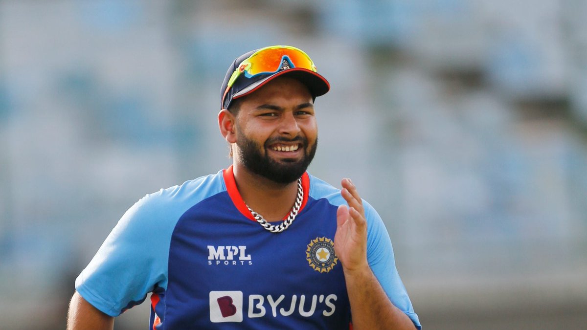Gauresh3399's tweet photo. Wishing a speedy recovery to  @RishabhPant17  Get well soon Fighter 💐 See you soon on field God bless you

#RishabhPantAccident #RishabhPantHospitalised https://t.co/6pXxUh2aUM