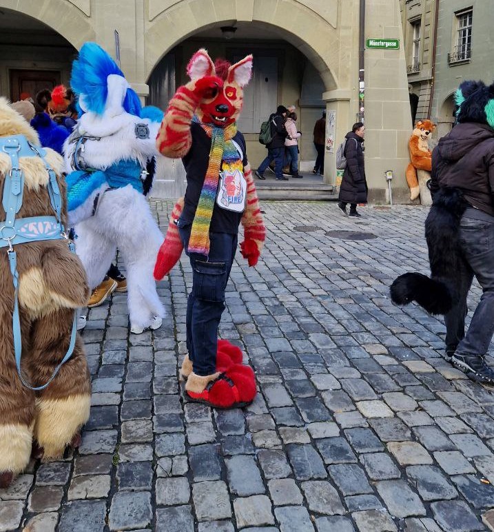 I think I spy several cuties with my yeenie eyes! 😁
Happy last #FursuitFriday of 2022 everyone! This year has been a rollercoaster for sure!
📸 polarwolf_diuk on Telegram!
📍 #FursuitwalkBern