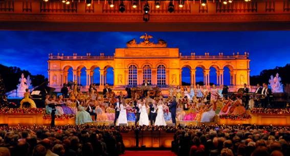 🎻 El Concert d’Any Nou, amb el violinista André Rieu i l’Orquestra Johann Strauss, el dia de Cap d’Any, a les 10.50, a <a href="/tv3cat/">TV3 és ara @Som3Cat</a>  

🎶 El concert es podrà tornar a veure el dia 3 de gener, a les 22.16, al <a href="/canal_33/">Canal 33</a> 

▶️ccma.cat/premsa/el-conc…