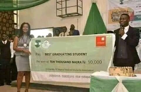 update_schools's tweet photo. 🚨|🔵University Of Nigeria, Nsuka (UNN) Best Graduating Student Receives N10,000. Congratulations! 🎉
Impromptu|🔌
#schoolsupdate https://t.co/fYypJgTqSa