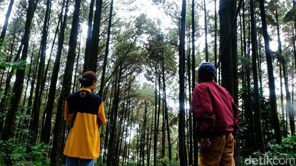 detikcom's tweet photo. #Foto Wisatawan mengaku kapok liburan di salah satu tempat wisata Sentul, Bogor karena kelewat mahal. detikcom menelusuri lokasi sumber keresahan yang viral itu. Seperti apa?

Foto: Andhika Prasetia/detikcom https://t.co/MWBy6w7x0n
