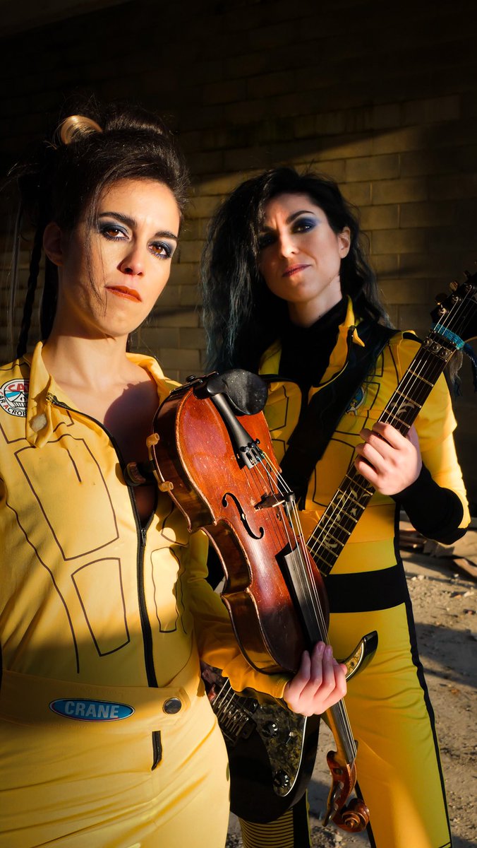 Dear friends, tomorrow at 19.00 CET we will be live-streaming on Patreon for a closing toast 🥳. If you wish to participate, you are welcome to sign up here: bit.ly/3WUl9g0 
See you tomorrow! 

Ele & Ari
#goldensalt 
#violinist #ariannamazzarese #guitarist #eleonoraloi