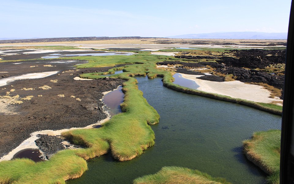KResearcher's tweet image. Suguta Valley is quite a mix of geographical features. This place even has hot springs.  Great photos by @TropicAirKenya