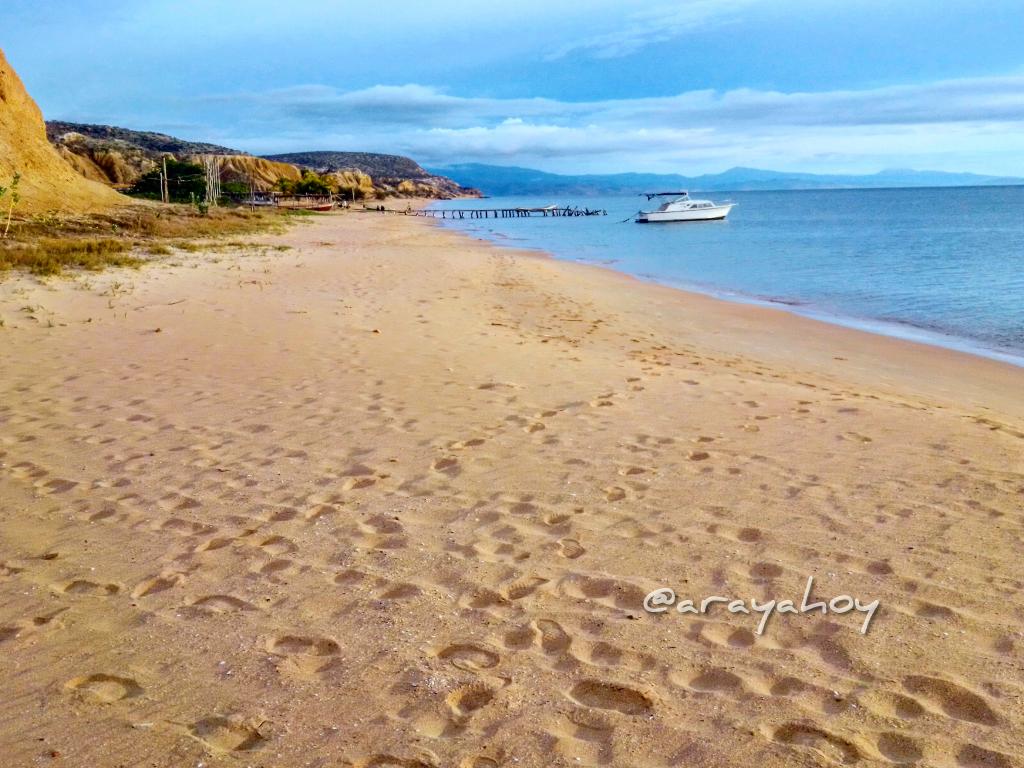 arayaactual's tweet photo. #30Diciembre Último Viernes del año 2022! Los mejores deseos! Muchas fortaleza ante las adversidades 🙏, desde Araya 🌊🐠, ⌚ 6:50 am, con sol 🌞 radiante y a pocas horas de la entrada del 2023, 📷Nuestros Atardeceres 🌅, Mcpio Cruz Salmerón Acosta 🏜️, #EstadoSucre #Venezuela 🇻🇪 https://t.co/pwbxzyfcLc