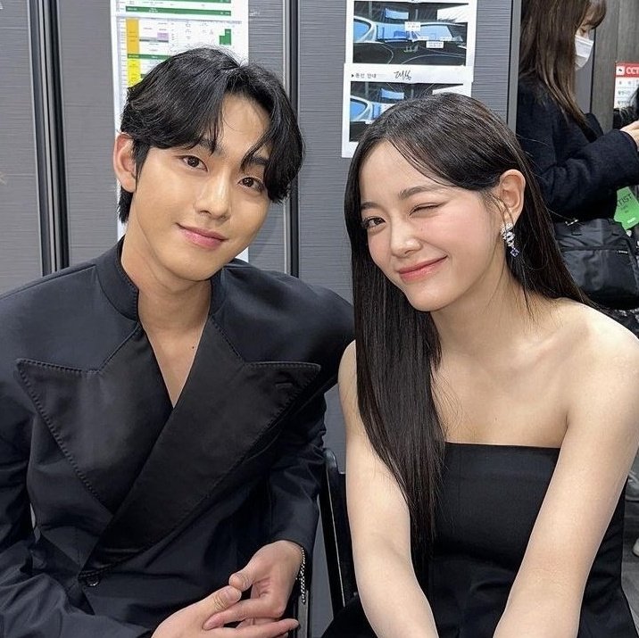 khanhng05291722's tweet photo. 31/12/2022 MC Seopjeong ♥️♥️
#AhnHyoSeop
#KIMSEJEONG
#Hatee Seopjeong
@0828_kimsejeong
@ThePresent_twt https://t.co/S33xOvoi4M
