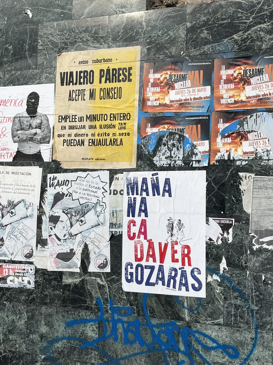 frgumer's tweet image. Me golpea esta imagen al bajar del bus… identifico en mi la ilusión o la resignación ante la amargura de la vida…¿quien gritará que un Dios ha nacido para recordarnos que la tiniebla solo reina hasta que despunte la aurora?