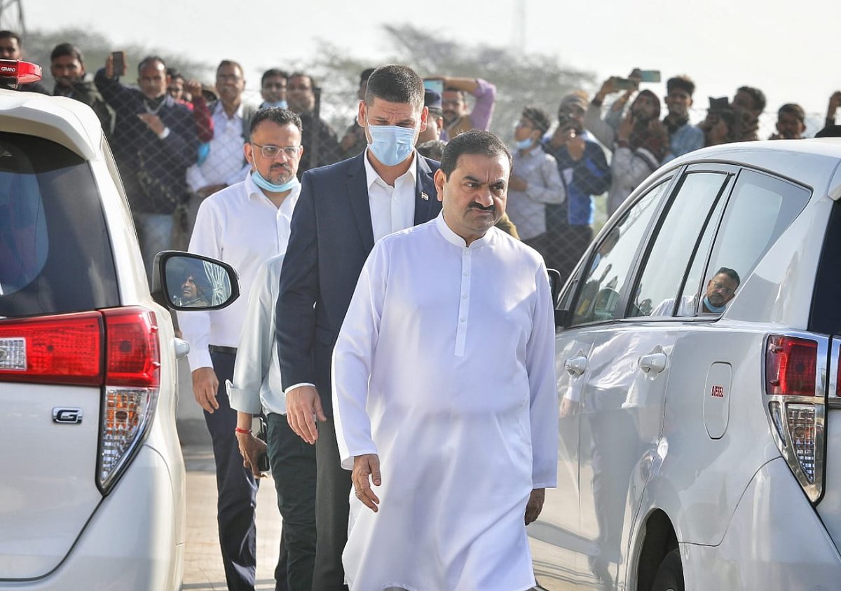 IndianExpress's tweet photo. #ExpressPhotos | PM Modi’s mother Hiraba cremated in Gandhinagar; condolences pour in

See more: 

https://t.co/MWADjSwne5 https://t.co/Y29rsBL66P