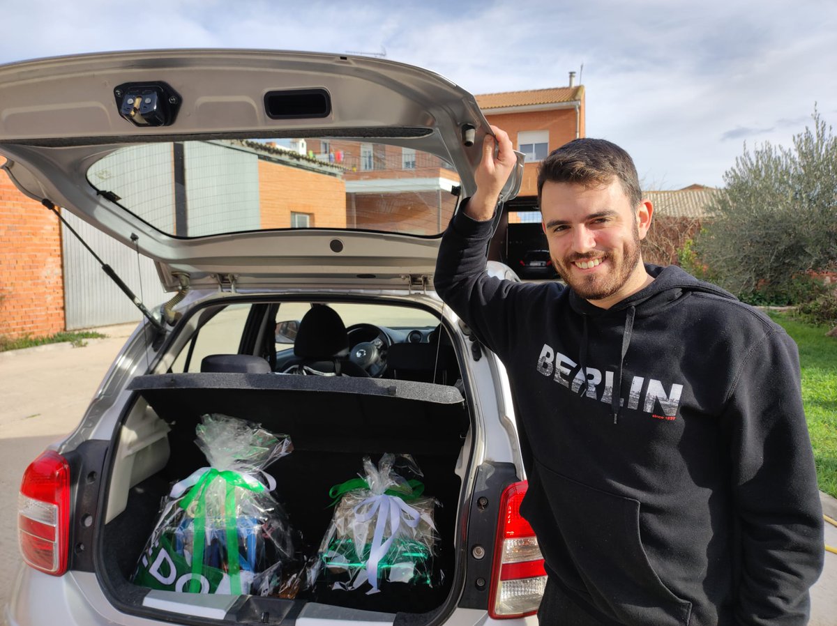 CaballoVerdeTOL's tweet photo. 🤩Las cestas ya tienen dueño!!

🐎🟢Rubén Martín con su número 44 fue el ganador de la primera rifa de Caballo Verde!

🥳Enhorabuena! https://t.co/xVM9c3cvkV