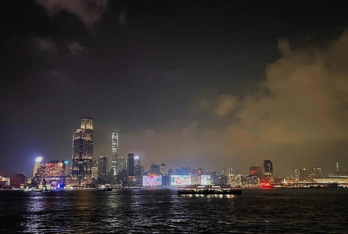 ynh11519047's tweet photo. The moonlit night by the sea is beautiful and quiet, and only the sound of "crashing" waves can be heard in the ears; the breeze gently brushes the face, making people feel relaxed and happy. https://t.co/jJ6xBT2YxB