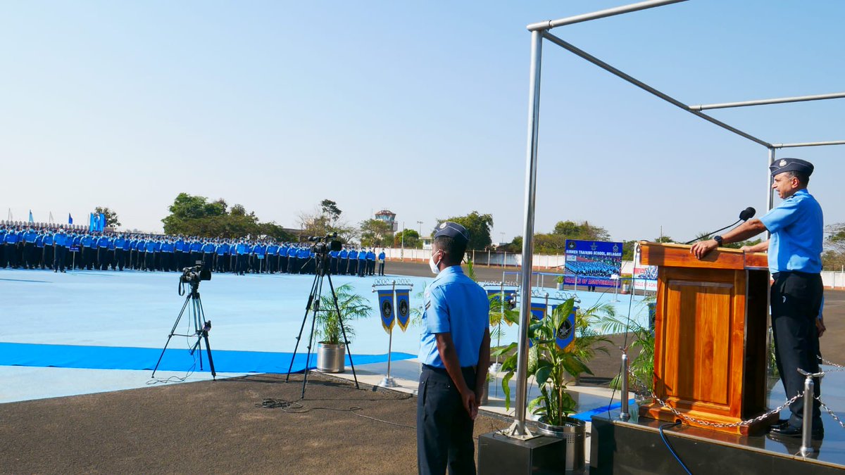Prodef_blr's tweet photo. Training of first batch of '#Agniveervayu' commenced at Airmen Training School (ATS) #Belagavi from today. Air Marshal Manavendra Singh PVSM, AVSM, VrC, VSM, ADC, AOC-n-C, Training Command visited ATS Belagavi and addressed the newly recruited batch of Agniveervayu.
@IAF_MCC https://t.co/wVse10nhT0